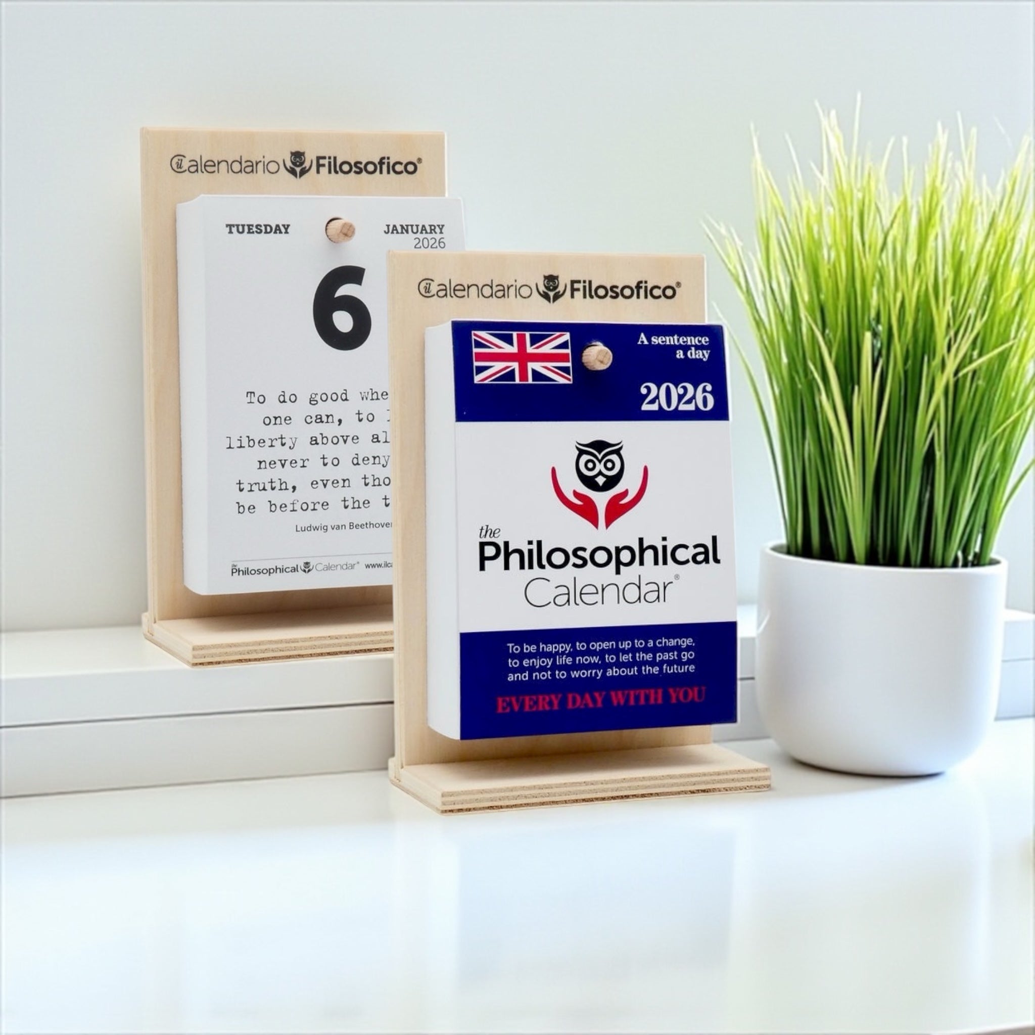 Calendario in INGLESE 2026 - A6 PICCOLO  10x14 cm - con Supporto in Legno