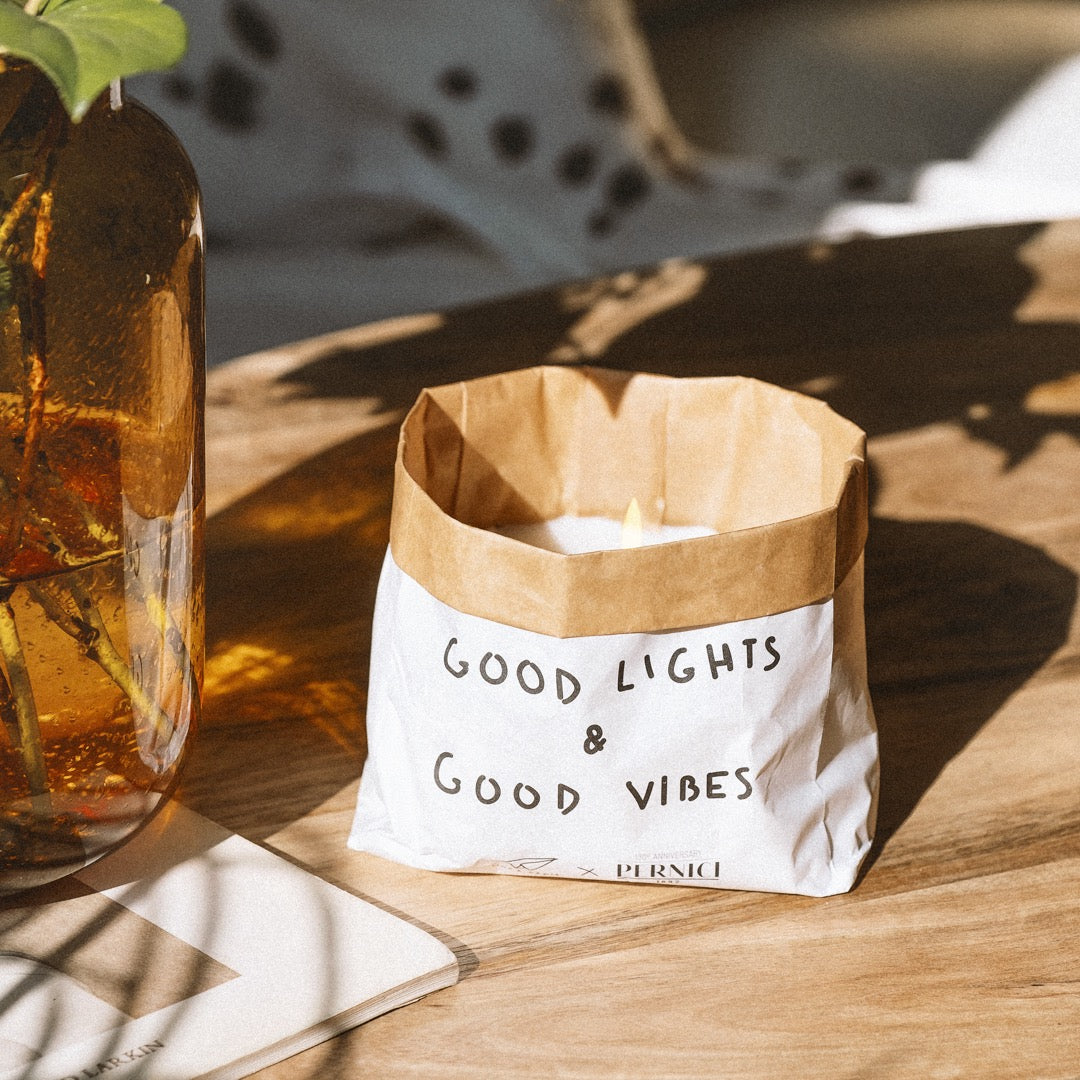 Candela Profumata Pensieri Stropicciati - GOOD LIGHTS & GOOD VIBES