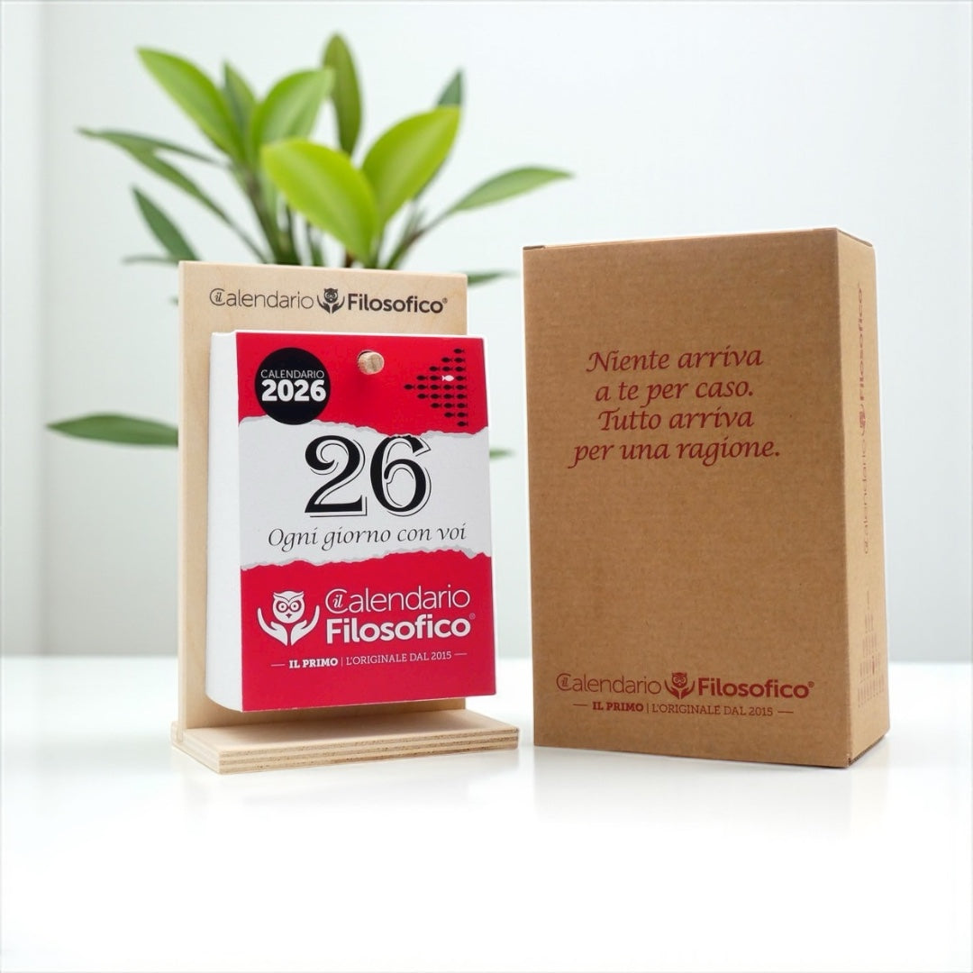 Calendario Filosofico 2026 - A6 PICCOLO  10x14 cm - con Supporto in Legno
