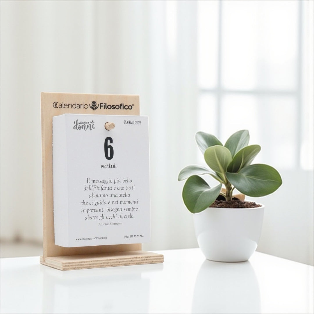 Calendario delle DONNE 2026 - A6 PICCOLO  10x14 cm - con Supporto in Legno